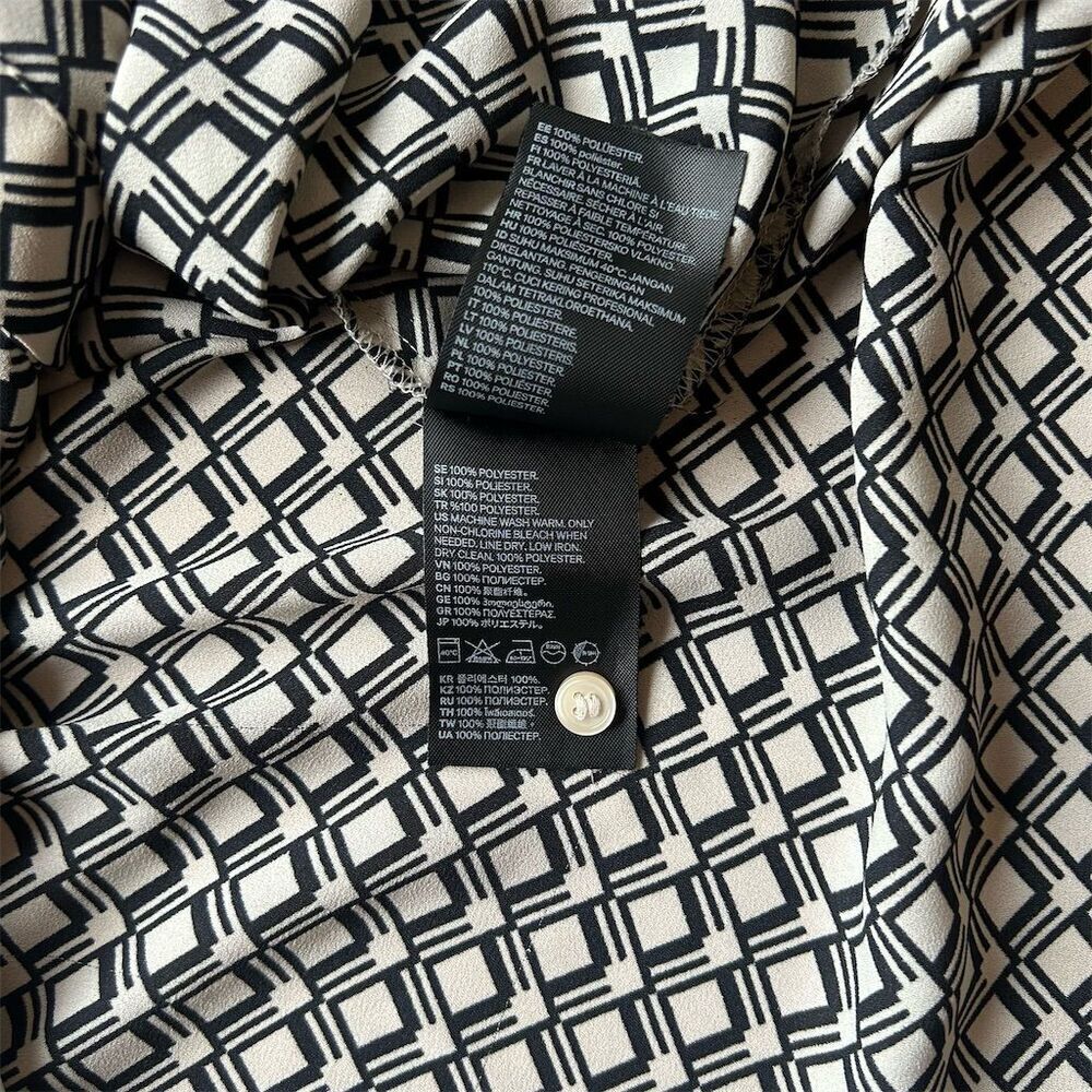 H&M Women's M Black & White Geometric Print Button-Up Blouse - Picture 6 of 12